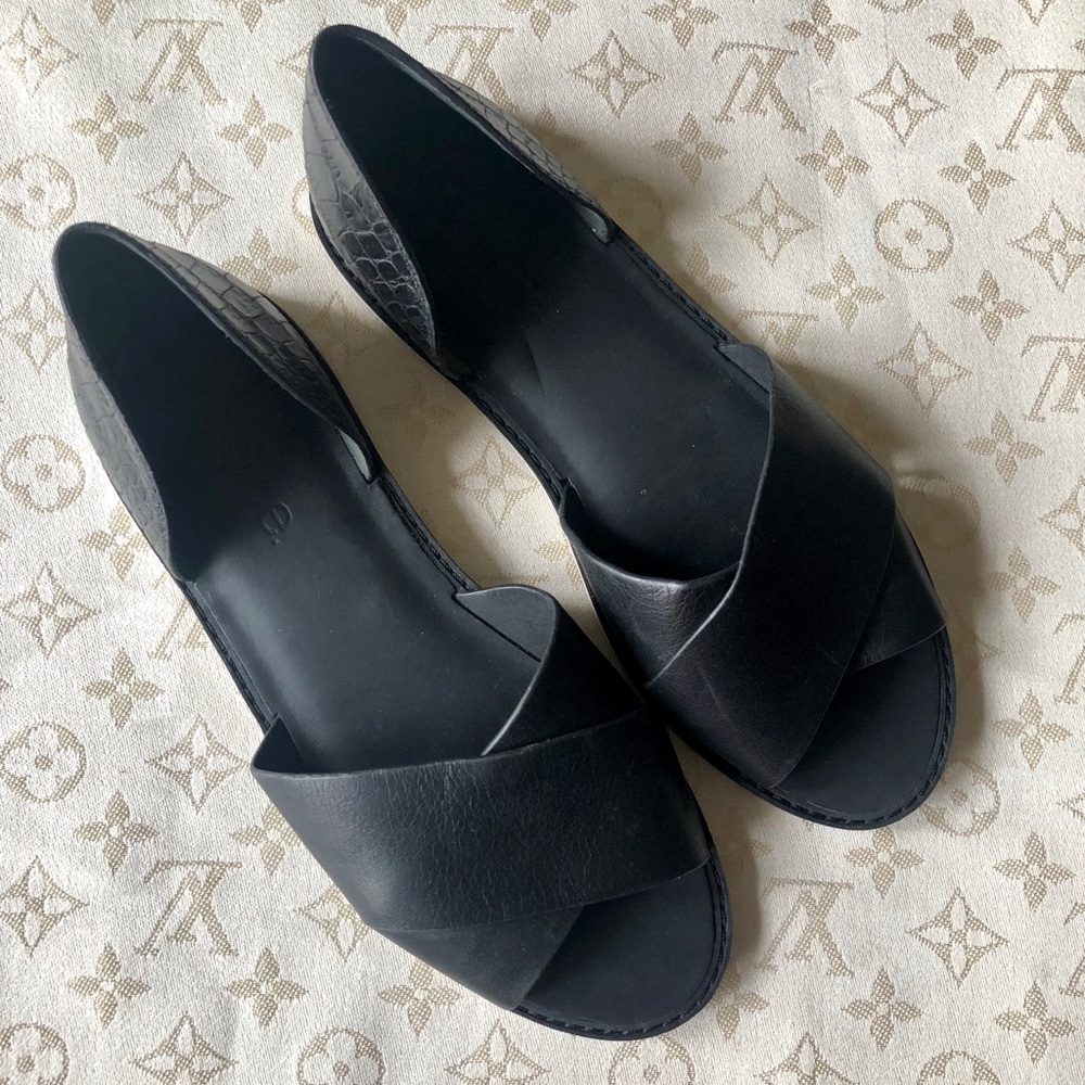 Vince black croc embossed Leather Flats